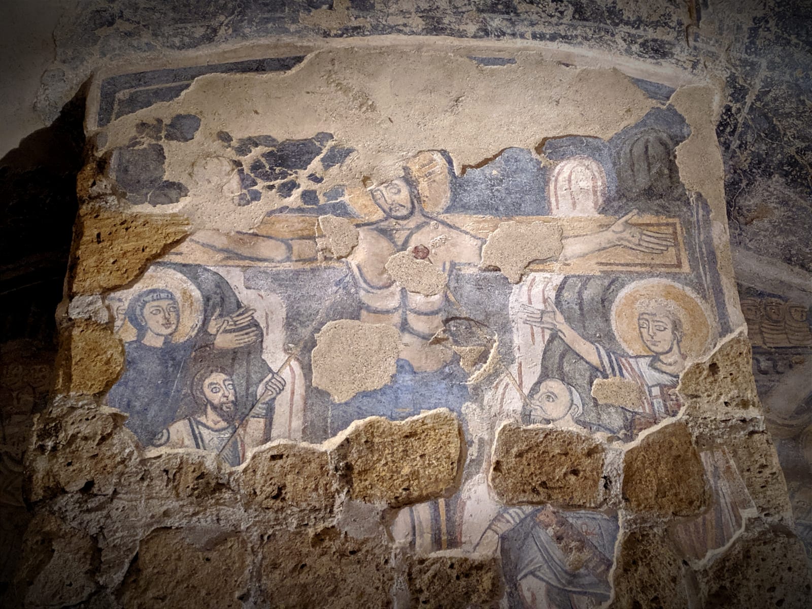 Basiliche paleocristiane di Cimitile - La Crocifissione (foto Maurizio Cuomo - Itinerario di Viaggio)