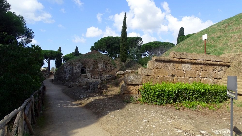 La necropoli della Banditaccia a Cerveteri - Roma (foto Giuseppe Zingone - Itinerario di Viaggio)