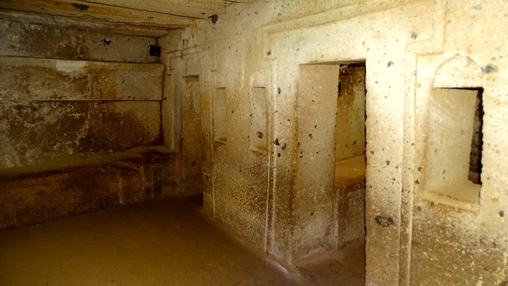 Necropoli della Banditaccia - Interno tumulo (foto Giuseppe Zingone - Itinerario di Viaggio)