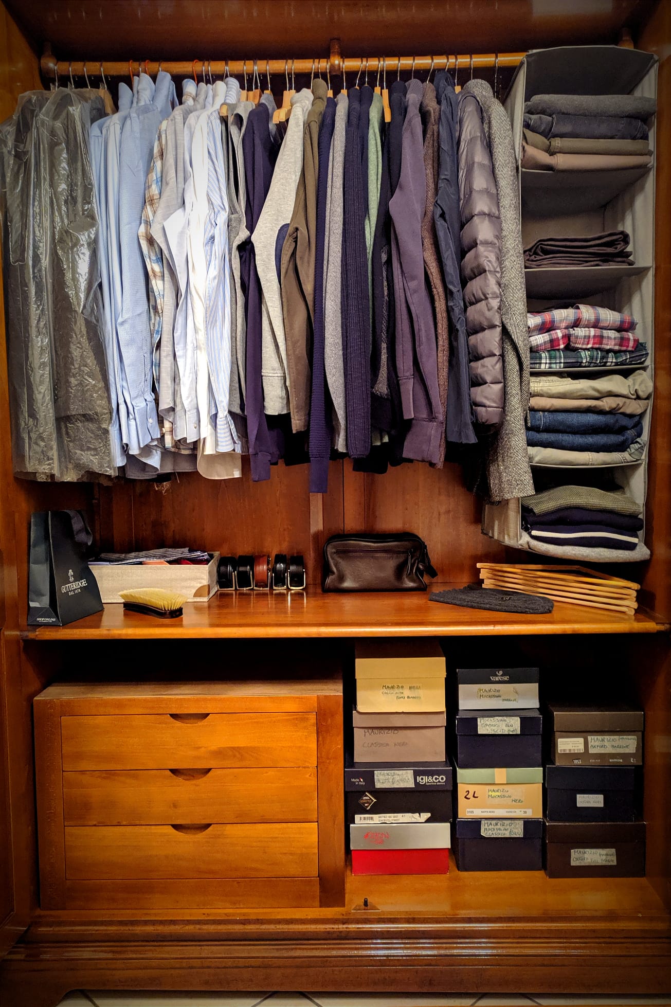 Organizzazione nel mio armadio (foto Maurizio Cuomo - NonSoloRisparmio.it)