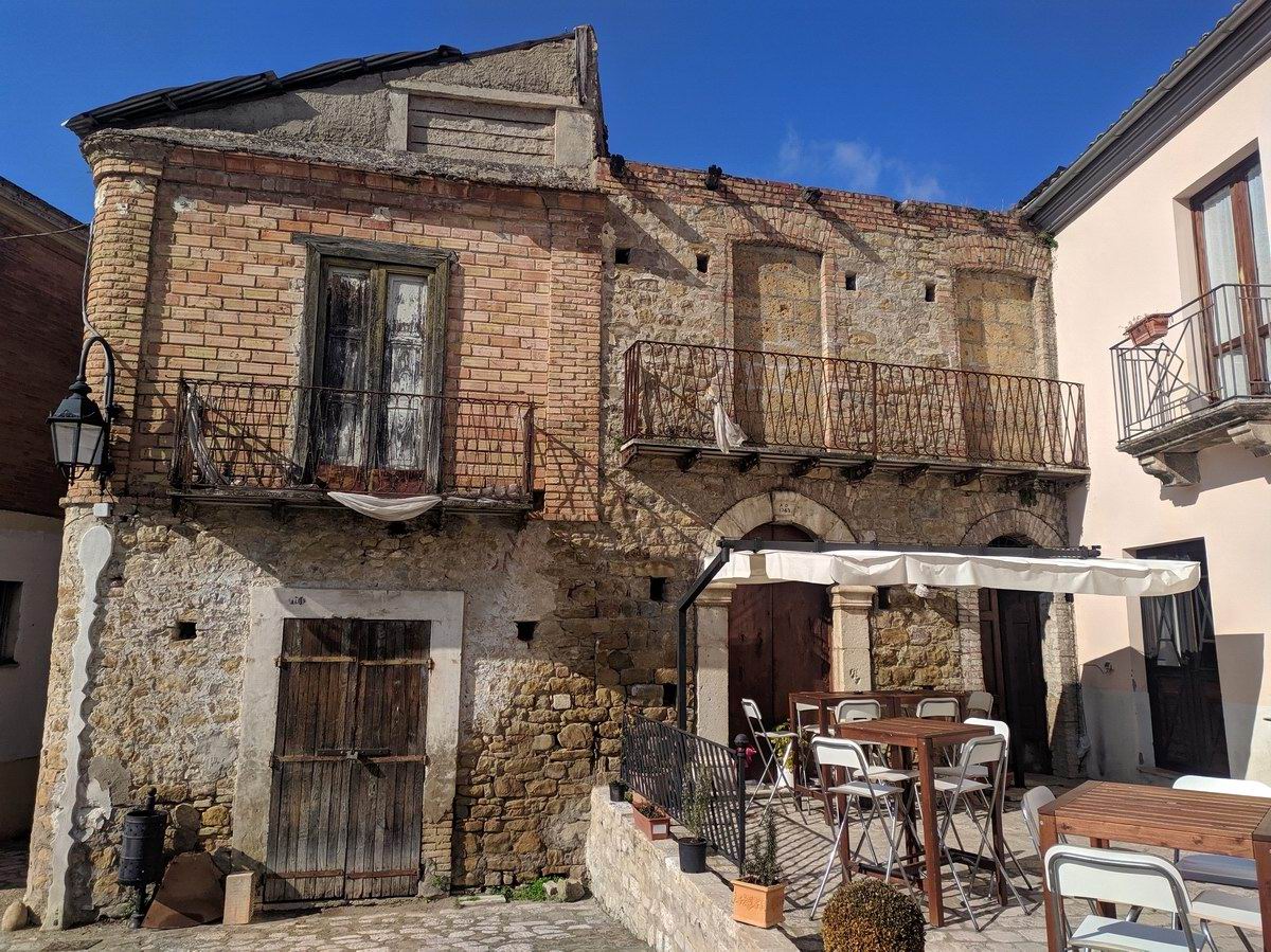 Il borgo antico - Apice Vecchia (foto Maurizio Cuomo)