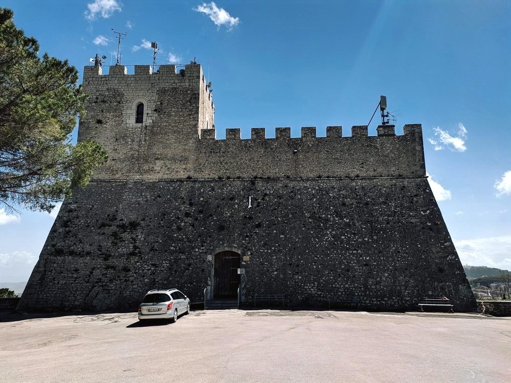 Il castello Monforte (foto Maurizio Cuomo)