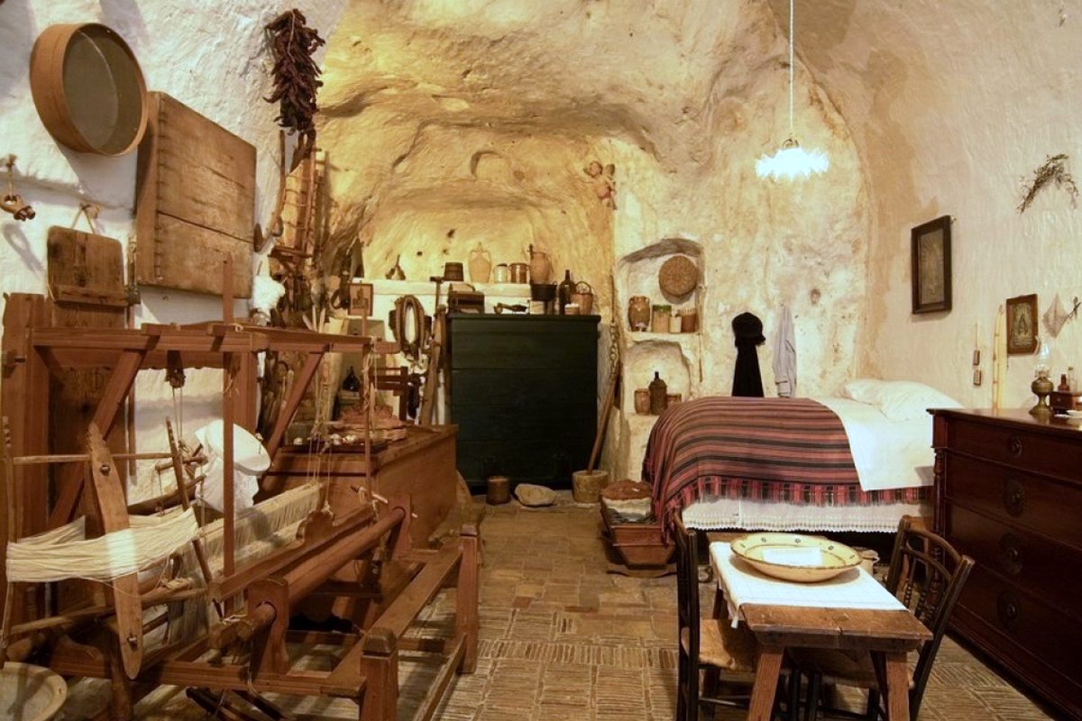 La tipica casa grotta di Matera (foto Maurizio Cuomo)
