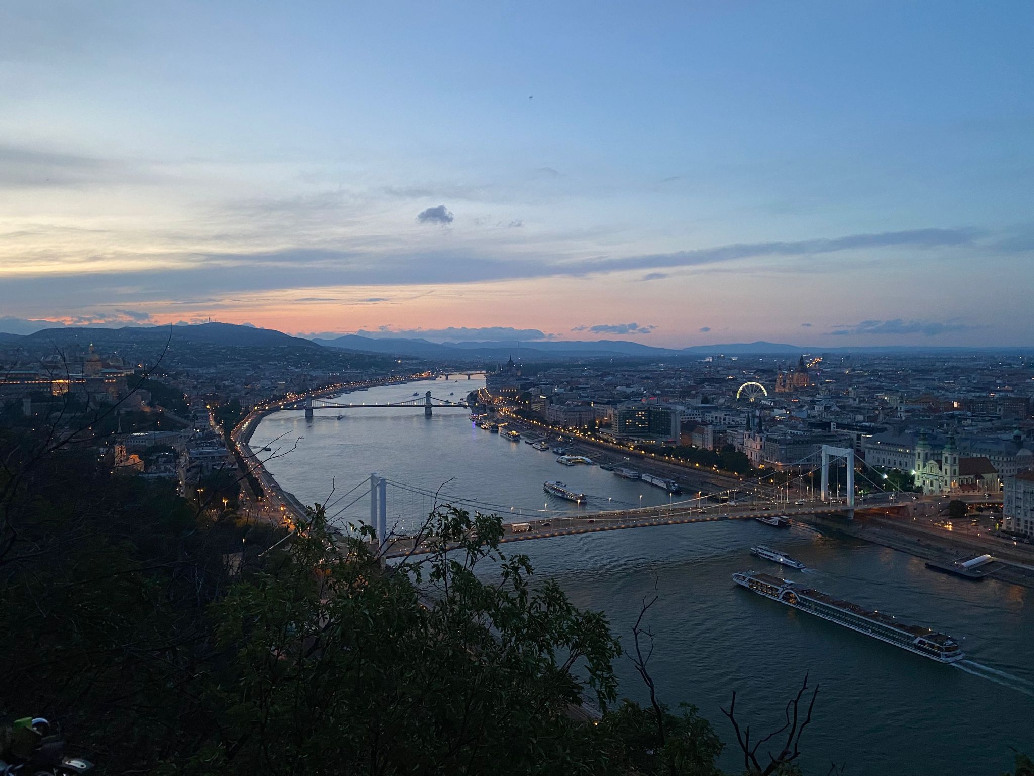 Cosa vedere a Budapest - i Ponti sul Danubio (foto D. Cuomo)
