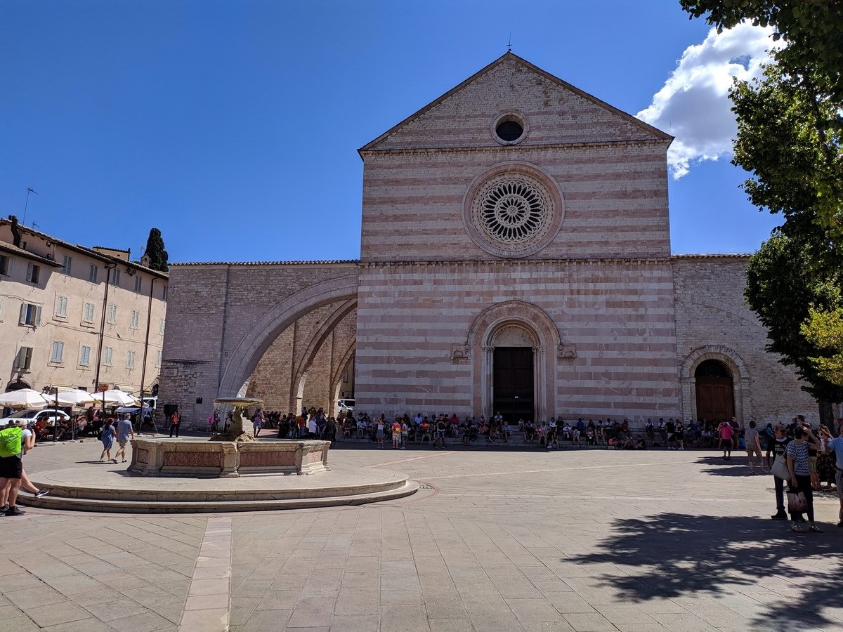 Cosa vedere ad Assisi - la Basilica di Santa Chiara (foto M. Cuomo)