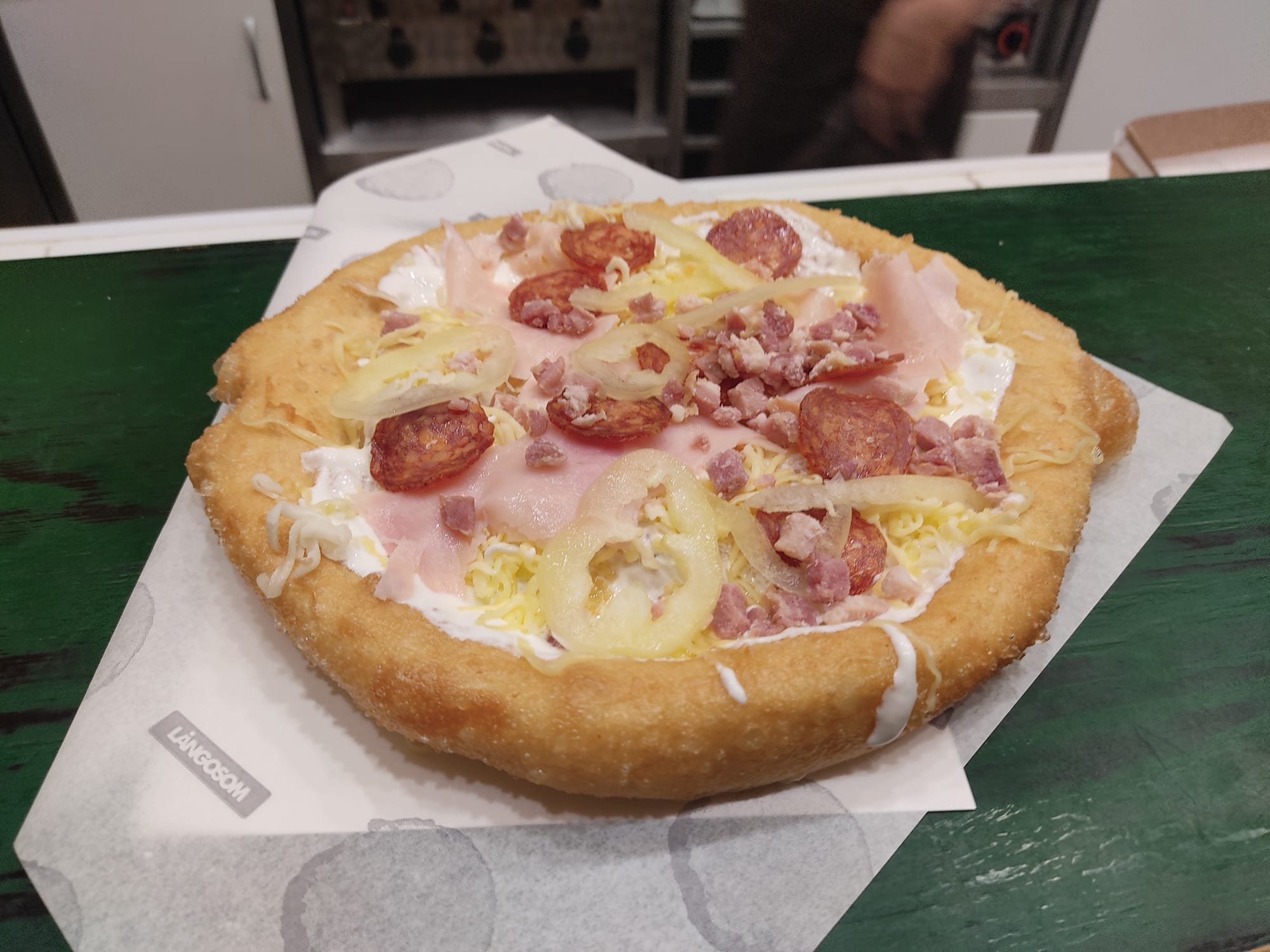 Langos - la focaccia fritta ungherese (foto D. Cuomo)