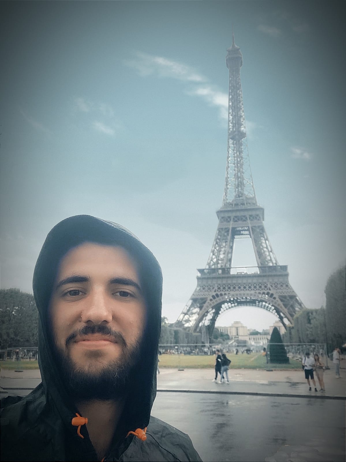 Domenico - foto ricordo a Parigi