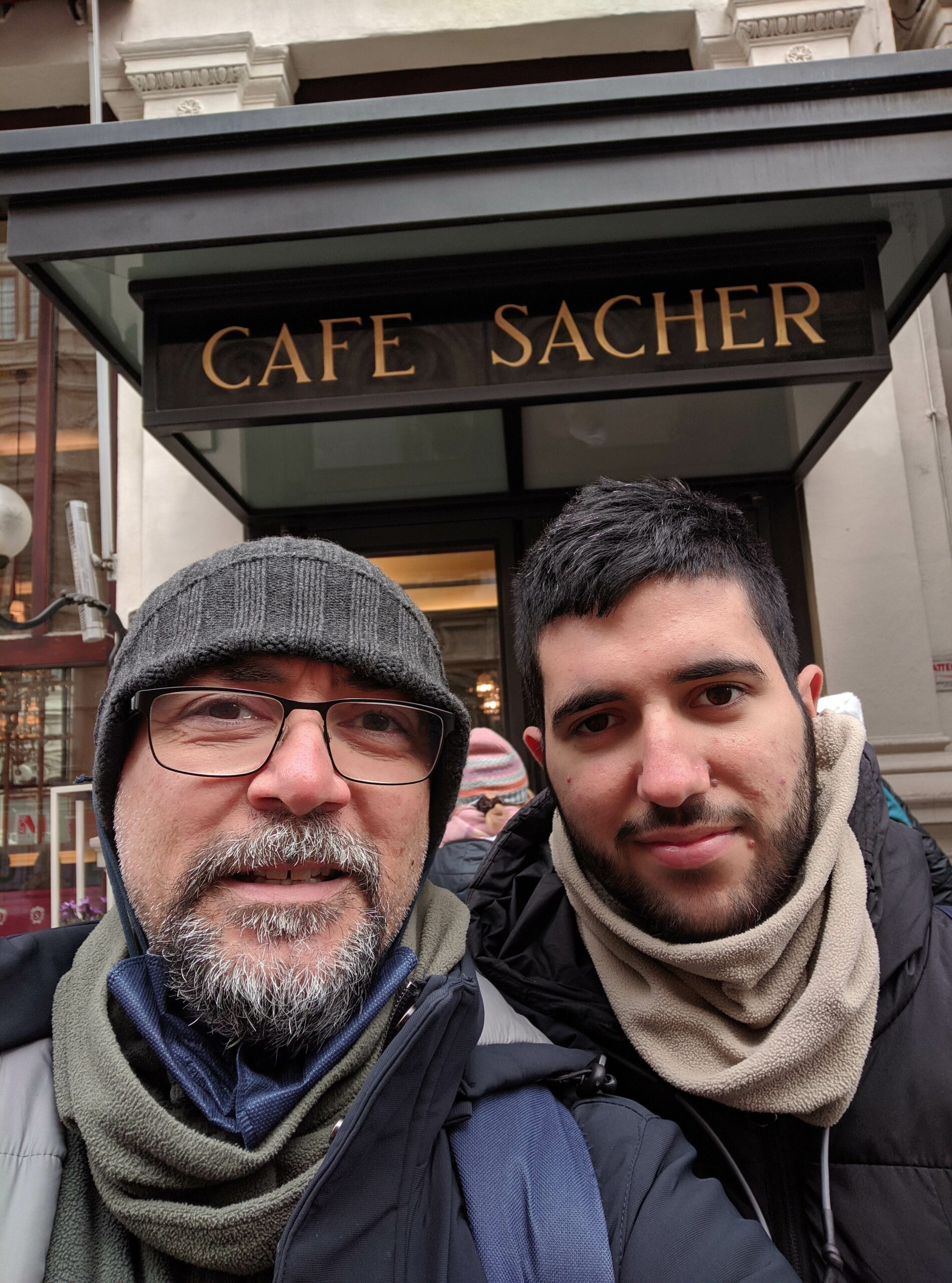 Foto ricordo al Café Sacher di Vienna