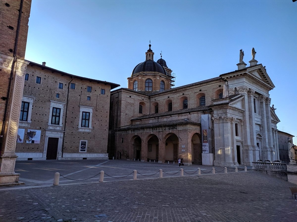 La Cattedrale di Urbino (foto NonSoloRisparmio)