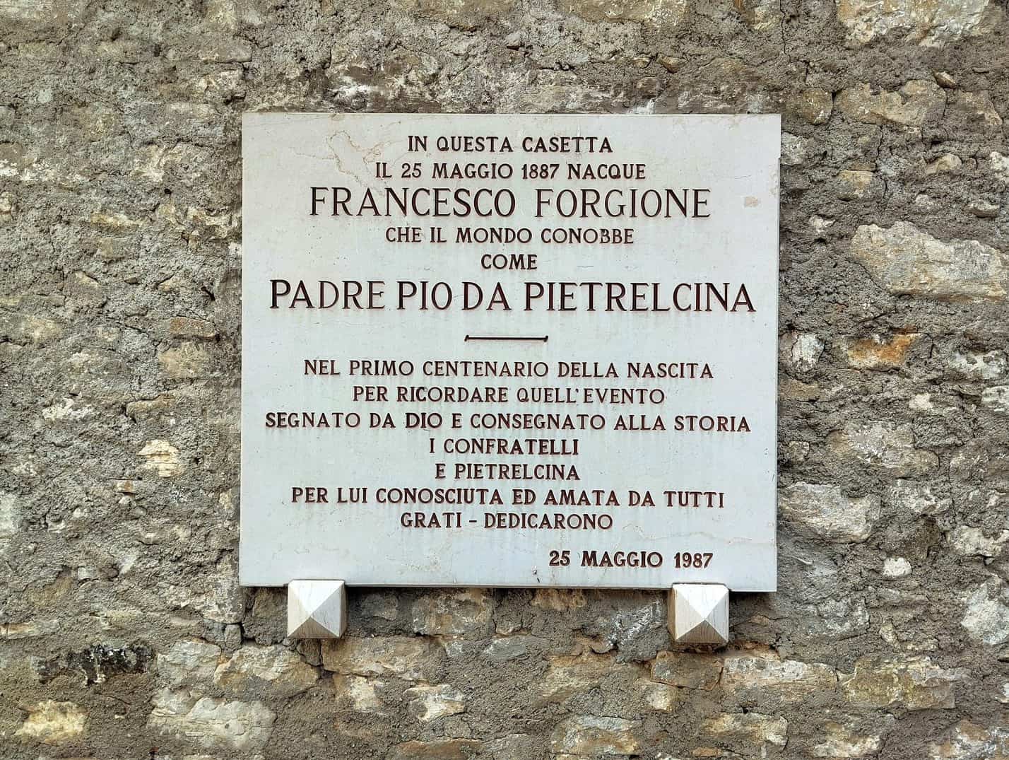 Sulla casetta natìa di Padre Pio (foto NonSoloRisparmio)