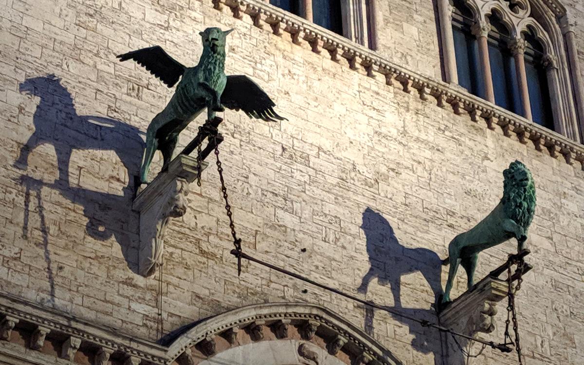 Il Grifo ed il Leone al Palazzo dei Priori